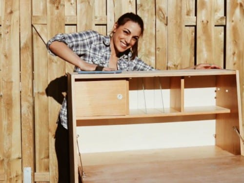 DIY - Sekretär abschleifen mit Schleifpapier