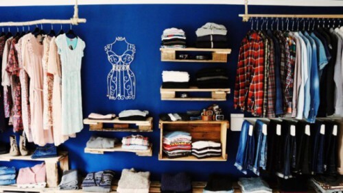 Saris garage palettenmöbel upcycling diy Kleiderschrank europaletten