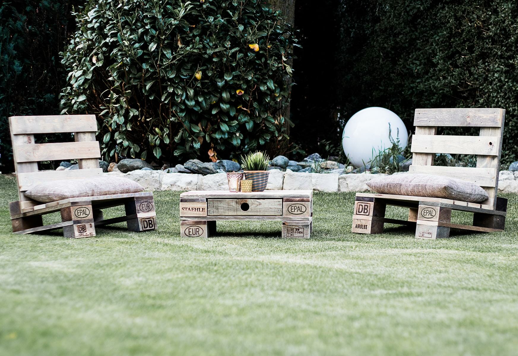 ᐅ Gartenmöbel aus Paletten | Garten DIY Ideen & Shop
