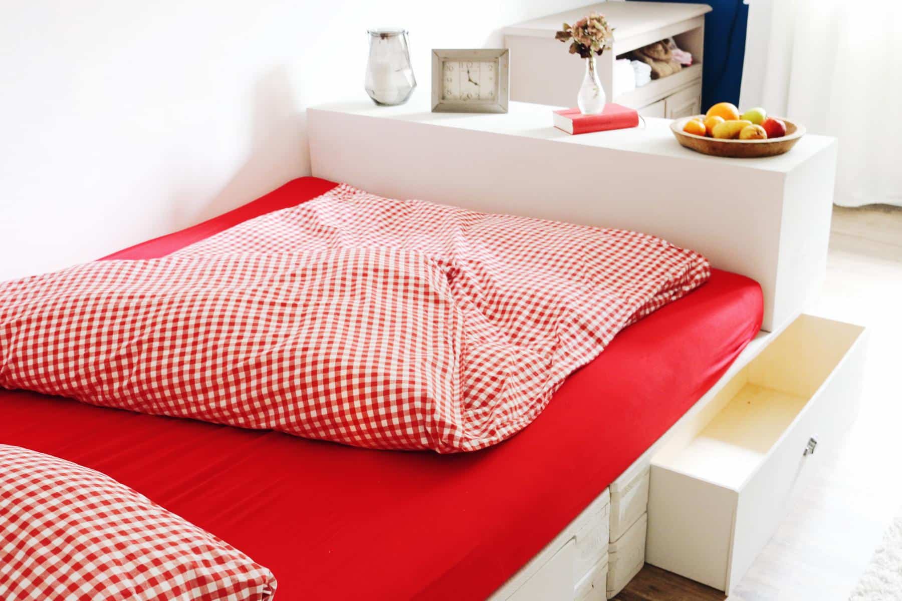 ᐅ Palettenbett selber bauen & kaufen | Europaletten Betten