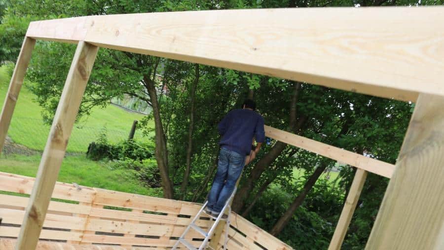 Terrasse aus Paletten DIY