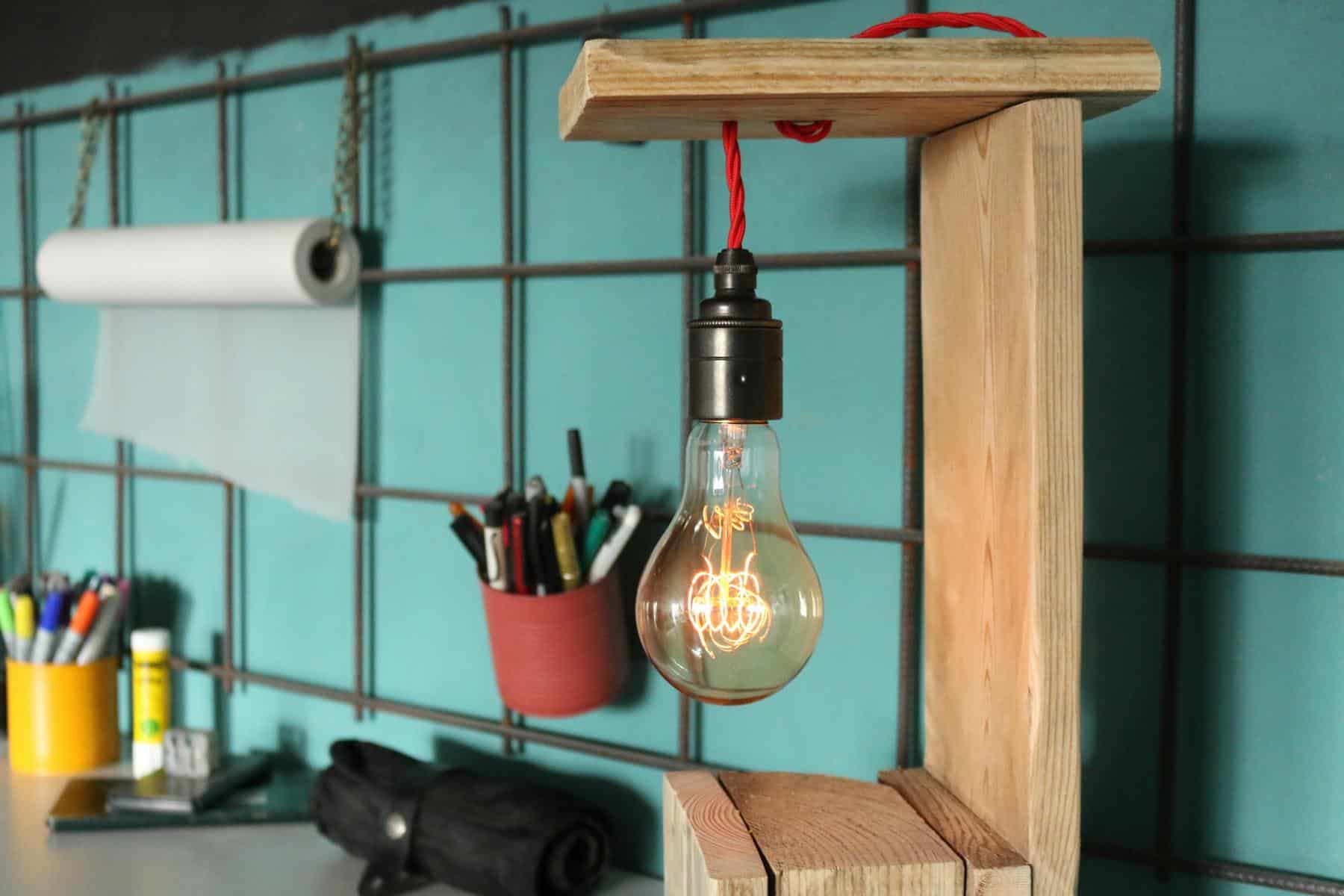 Vintage stehlampe aus europaletten diy anleitung zum selber bauen