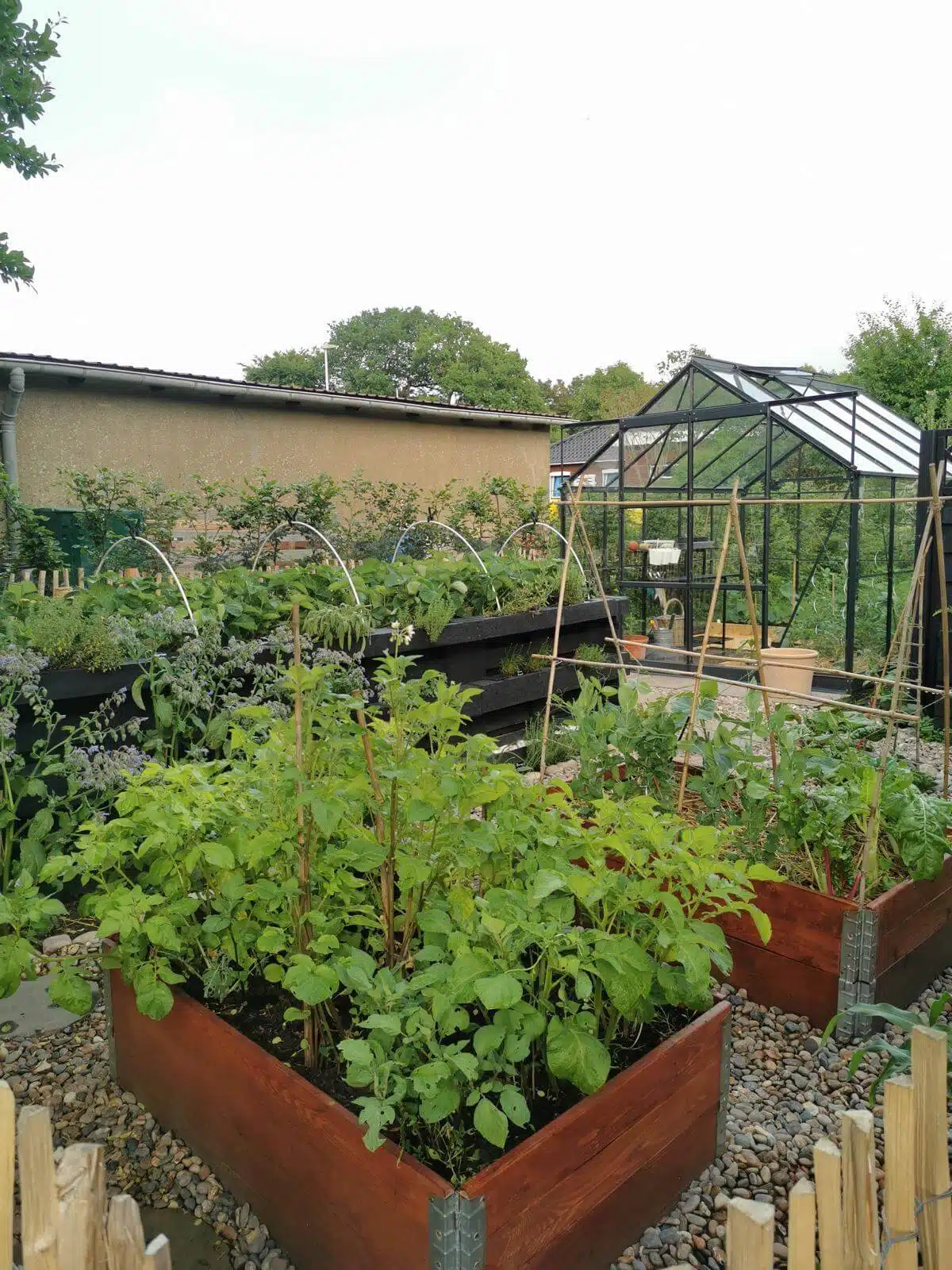 hochbeet aus paletten selber bauen diy anleitung befuellung bepflanzen ideen anlegen schichten