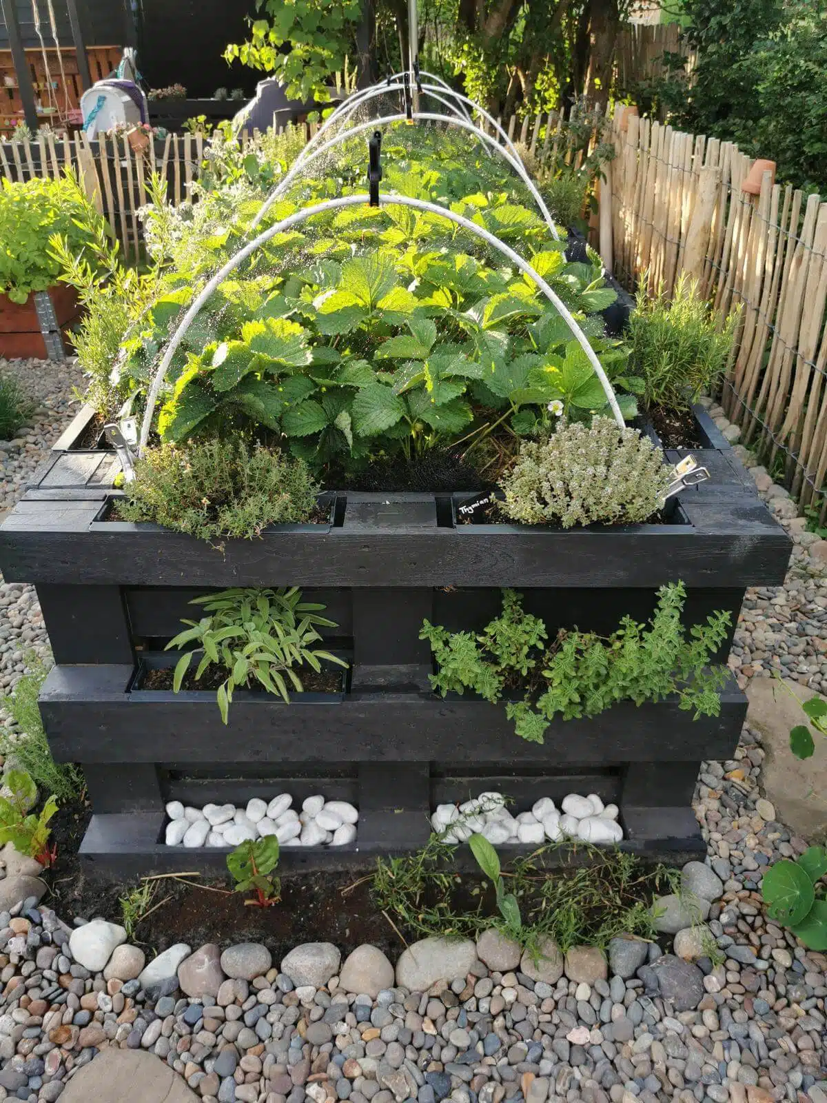 hochbeet aus paletten selber bauen diy anleitung befuellung bepflanzen ideen anlegen schichten