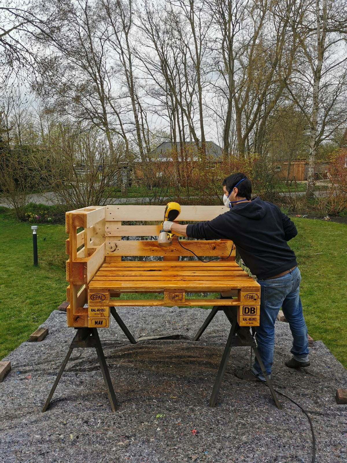 palettenmoebel-pflegen- behandeln