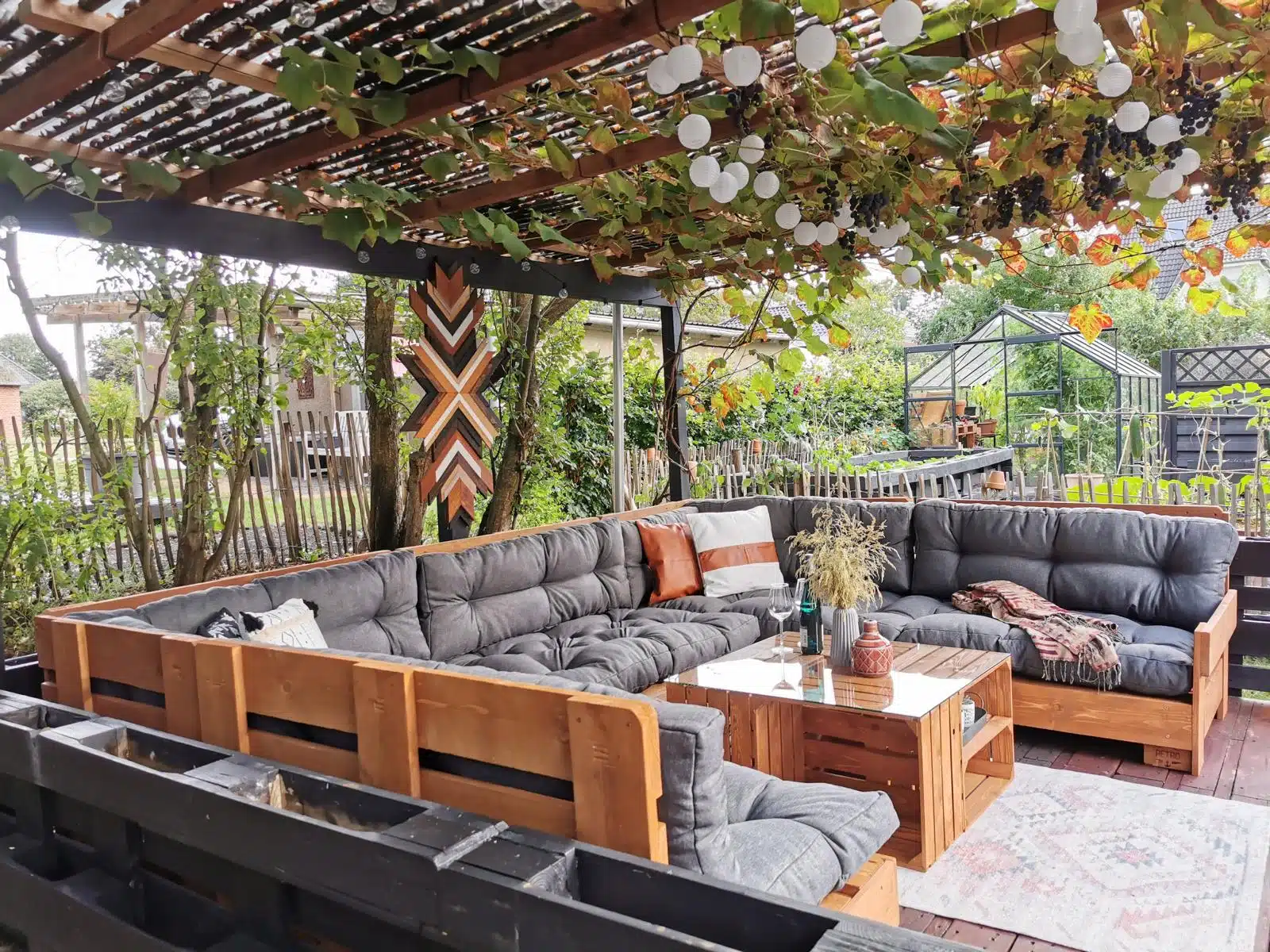 palettenmoebel-balkon-sofa-lounge-couch