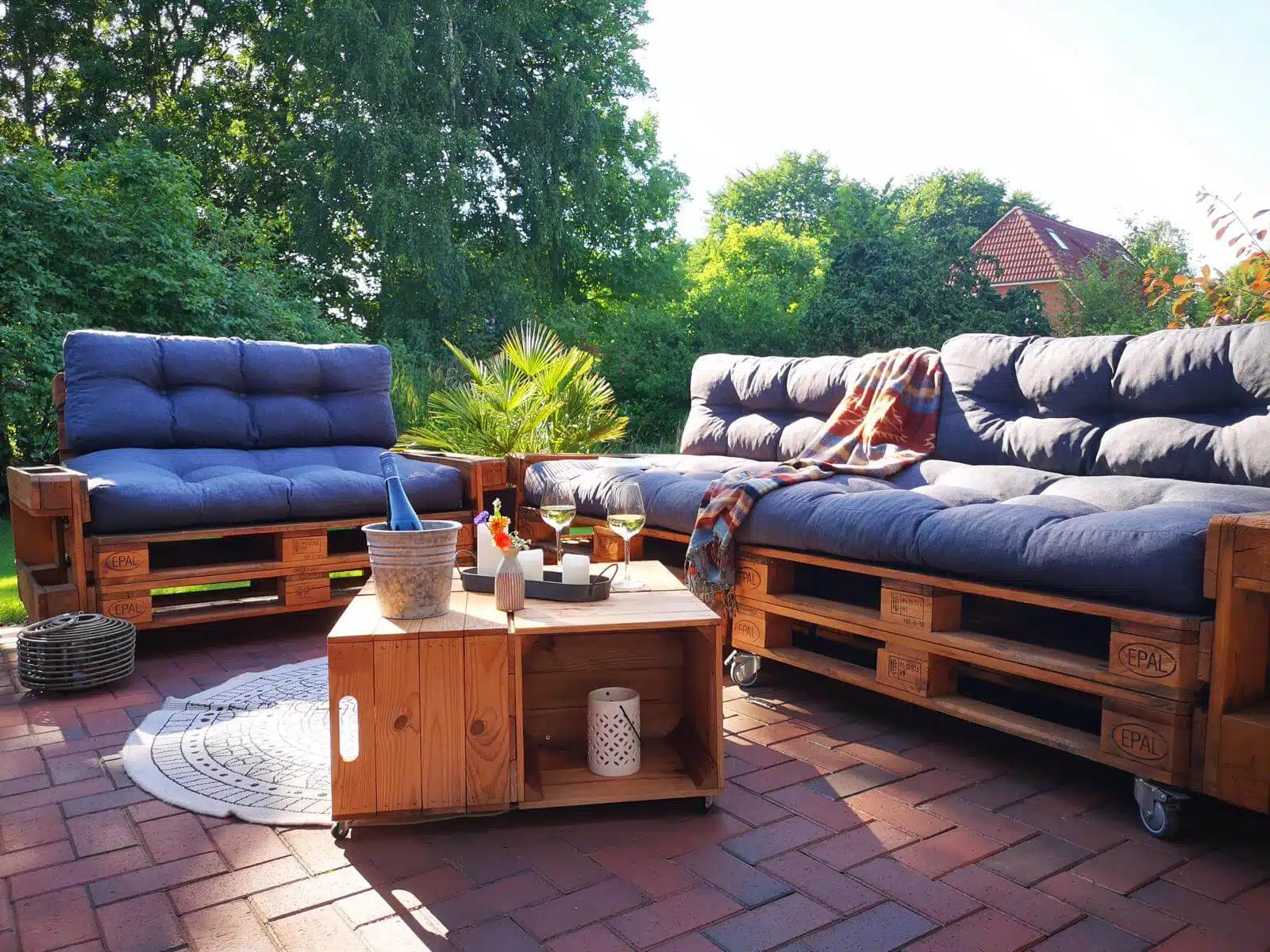 palettensofa-lounge-paletten-outdoor-gartenmoebel-europaletten